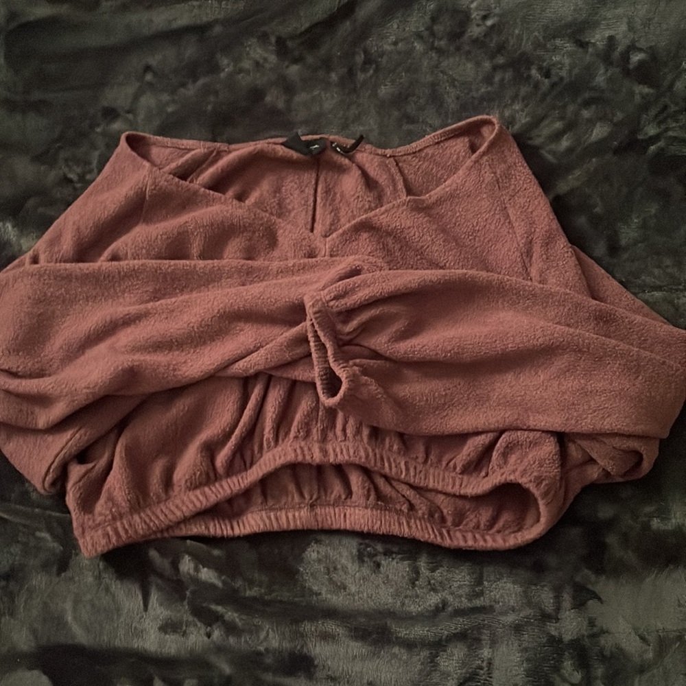 Urban Outfitters Out From Under 🩰 Ballet Crop Top w/long sleeves